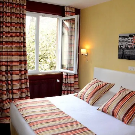 Logis Du Centre - Halte Ideale En Cyclotourisme Avec Garage A Velos Clos ホテル 3*