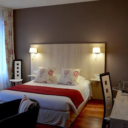 Logis Du Centre - Halte Ideale En Cyclotourisme Avec Garage A Velos Clos ホテル