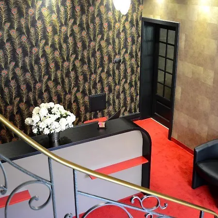 ホテル Logis Du Centre - Halte Ideale En Cyclotourisme Avec Garage A Velos Clos 3*