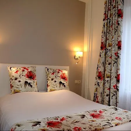 Logis Du Centre - Halte Ideale En Cyclotourisme Avec Garage A Velos Clos モルスハイム