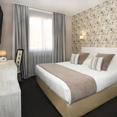 Hotel Logis Du Centre - Halte Ideale En Cyclotourisme Avec Garage A Velos Clos Molsheim