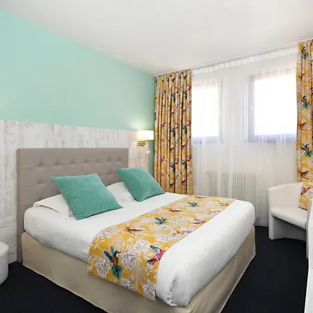Hotel Logis Du Centre - Halte Ideale En Cyclotourisme Avec Garage A Velos Clos