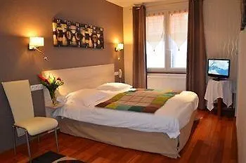 Logis Du Centre - Halte Ideale En Cyclotourisme Avec Garage A Velos Clos Hotel 3*