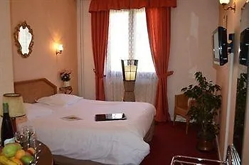 Logis Du Centre - Halte Ideale En Cyclotourisme Avec Garage A Velos Clos 3*