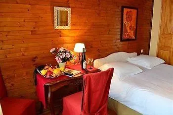 Hotel Logis Du Centre - Halte Ideale En Cyclotourisme Avec Garage A Velos Clos 3*