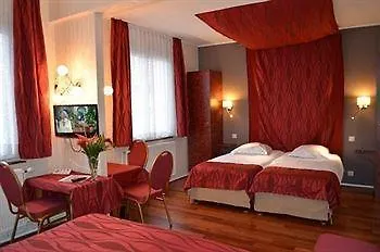 Logis Du Centre - Halte Ideale En Cyclotourisme Avec Garage A Velos Clos Hotel