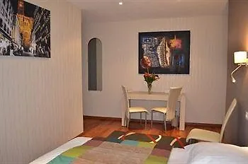 Logis Du Centre - Halte Ideale En Cyclotourisme Avec Garage A Velos Clos Hotel 3*