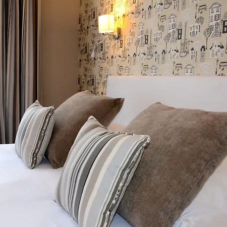 Logis Du Centre - Halte Ideale En Cyclotourisme Avec Garage A Velos Clos ホテル モルスハイム