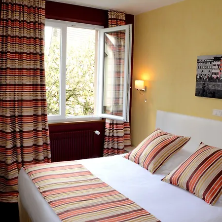 Logis Du Centre - Halte Ideale En Cyclotourisme Avec Garage A Velos Clos 3* モルスハイム