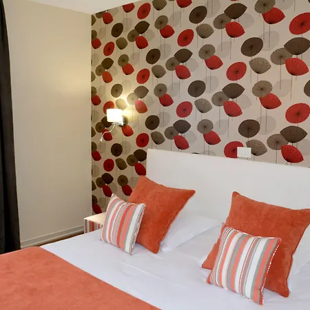 ホテル Logis Du Centre - Halte Ideale En Cyclotourisme Avec Garage A Velos Clos