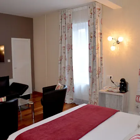 Logis Du Centre - Halte Ideale En Cyclotourisme Avec Garage A Velos Clos 3* モルスハイム