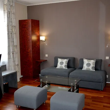 Logis Du Centre - Halte Ideale En Cyclotourisme Avec Garage A Velos Clos モルスハイム