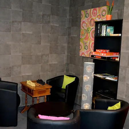 Logis Du Centre - Halte Ideale En Cyclotourisme Avec Garage A Velos Clos Hotel