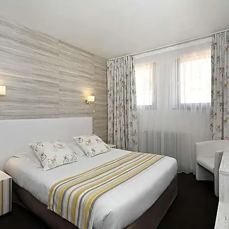 Logis Du Centre - Halte Ideale En Cyclotourisme Avec Garage A Velos Clos Hotel 3*