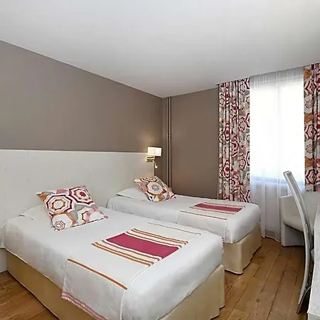 Hotel Logis Du Centre - Halte Ideale En Cyclotourisme Avec Garage A Velos Clos 3*