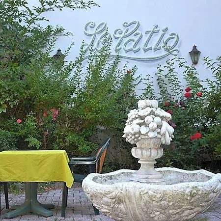 Logis Du Centre - Halte Ideale En Cyclotourisme Avec Garage A Velos Clos Hotell