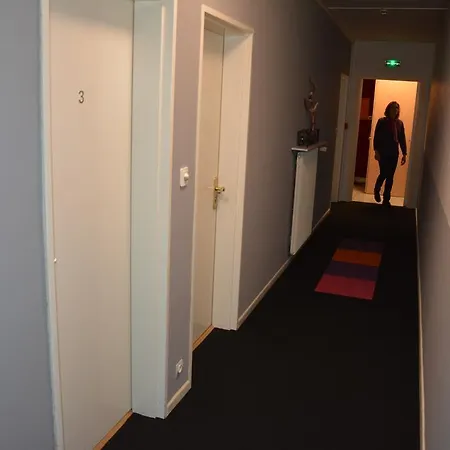 Hotel Logis Du Centre - Halte Ideale En Cyclotourisme Avec Garage A Velos Clos