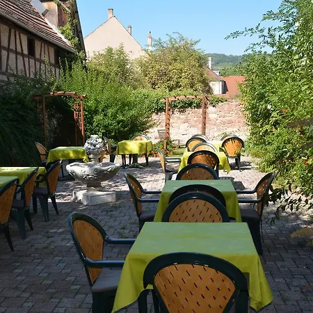 ホテル Logis Du Centre - Halte Ideale En Cyclotourisme Avec Garage A Velos Clos