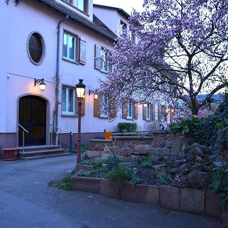 Logis Du Centre - Halte Ideale En Cyclotourisme Avec Garage A Velos Clos 3*