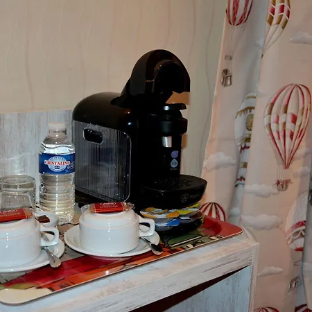 Logis Du Centre - Halte Ideale En Cyclotourisme Avec Garage A Velos Clos 3*