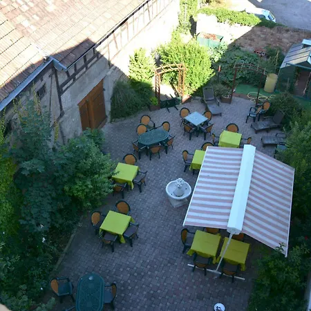 Logis Du Centre - Halte Ideale En Cyclotourisme Avec Garage A Velos Clos Molsheim