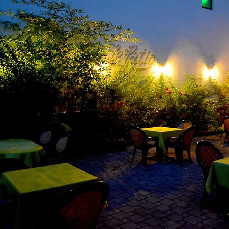 Logis Du Centre - Halte Ideale En Cyclotourisme Avec Garage A Velos Clos Hotel Molsheim