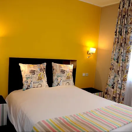 Logis Du Centre - Halte Ideale En Cyclotourisme Avec Garage A Velos Clos 3* モルスハイム