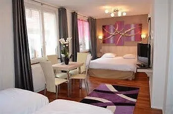 Logis Du Centre - Halte Ideale En Cyclotourisme Avec Garage A Velos Clos Hotel