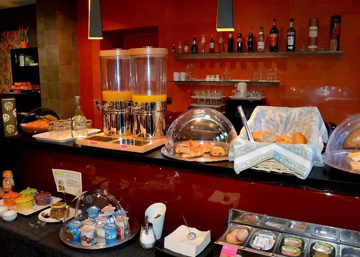 Logis Du Centre - Halte Ideale En Cyclotourisme Avec Garage A Velos Clos Hotel 3*