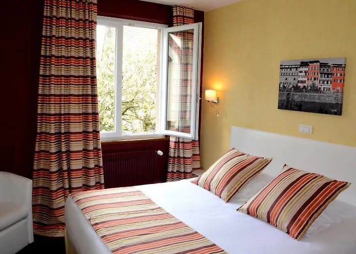 Logis Du Centre - Halte Ideale En Cyclotourisme Avec Garage A Velos Clos Hotel 3*