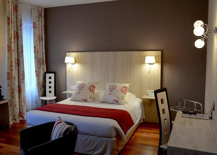 Logis Du Centre - Halte Ideale En Cyclotourisme Avec Garage A Velos Clos Hotel