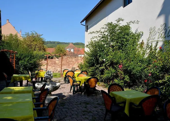 Logis Du Centre - Halte Ideale En Cyclotourisme Avec Garage A Velos Clos 3*