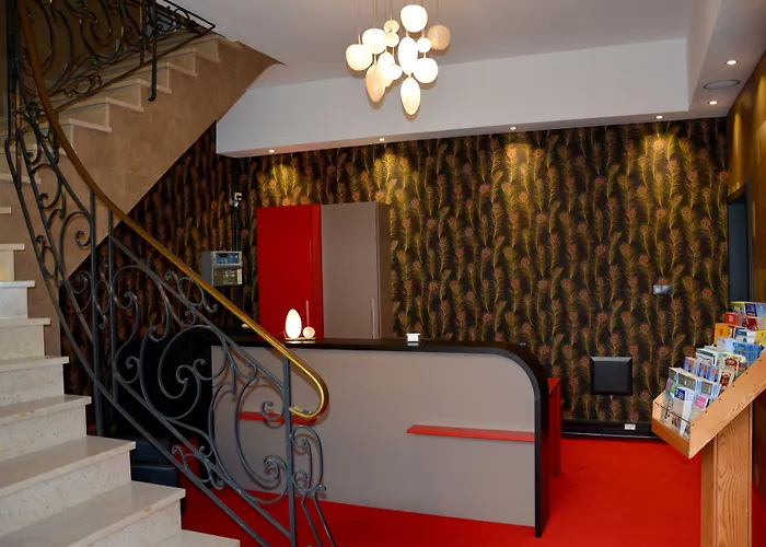 Hotel Logis Du Centre - Halte Ideale En Cyclotourisme Avec Garage A Velos Clos Molsheim