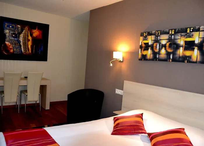 Logis Du Centre - Halte Ideale En Cyclotourisme Avec Garage A Velos Clos 3* Molsheim