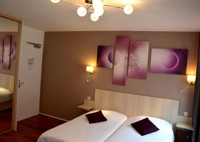 Logis Du Centre - Halte Ideale En Cyclotourisme Avec Garage A Velos Clos Hotel