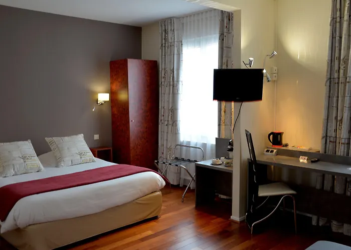 Logis Du Centre - Halte Ideale En Cyclotourisme Avec Garage A Velos Clos Molsheim