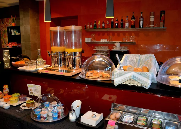 Logis Du Centre - Halte Ideale En Cyclotourisme Avec Garage A Velos Clos