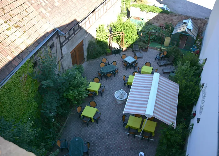 Hotel Logis Du Centre - Halte Ideale En Cyclotourisme Avec Garage A Velos Clos 3*