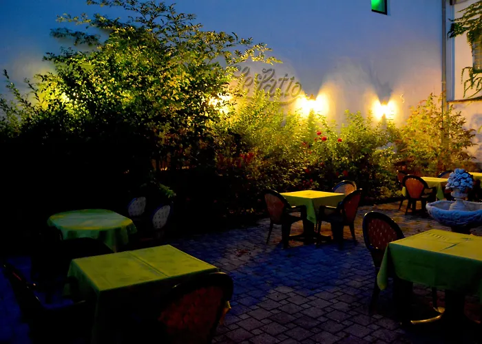 Logis Du Centre - Halte Ideale En Cyclotourisme Avec Garage A Velos Clos Hotel Molsheim