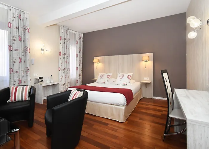 Logis Du Centre - Halte Ideale En Cyclotourisme Avec Garage A Velos Clos Hotel 3*