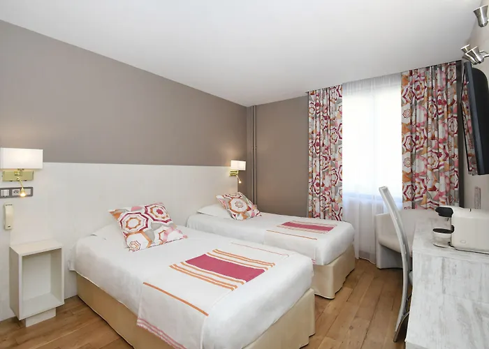 Logis Du Centre - Halte Ideale En Cyclotourisme Avec Garage A Velos Clos 3*