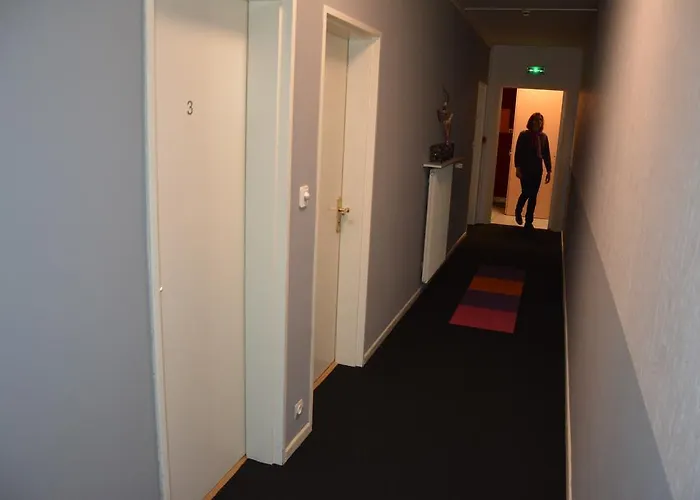 Hotel Logis Du Centre - Halte Ideale En Cyclotourisme Avec Garage A Velos Clos